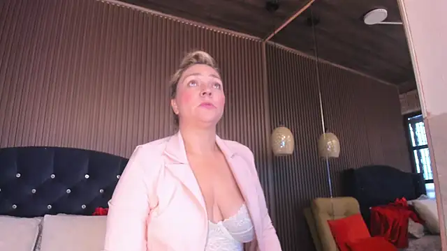 MalorySweet online show from April 13, 11:33 am