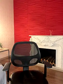 Alisha-Bond online show from October 3, 6:24 pm