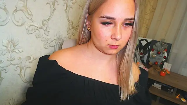 DolphinDreams online show from December 22, 1:36 pm