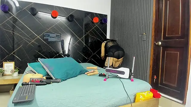 cloee-rabbyt online show from January 7, 11:35 am