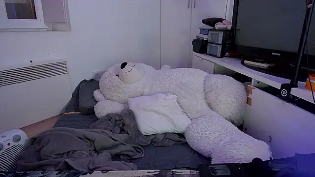 CeriseLapine online show from March 4, 6:47 pm