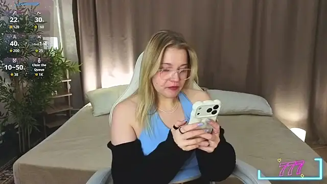 Colleen Blake online show from April 18, 7:58 pm