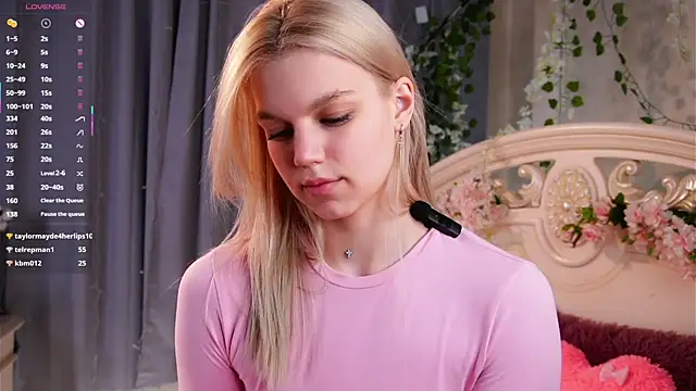 EdlinAlliston online show from April 20, 6:11 pm