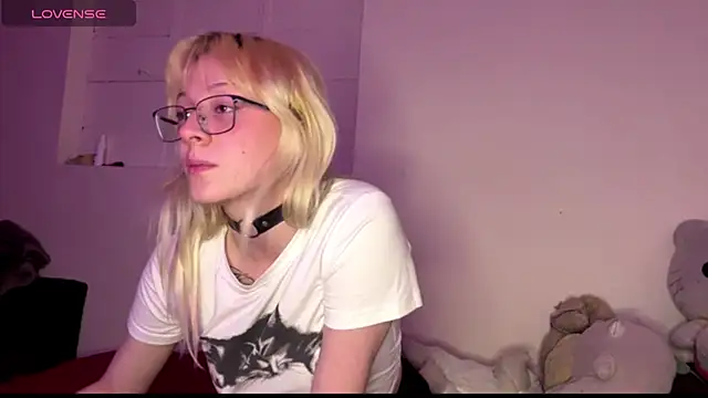 Cloe five online show from October 15, 10:12 pm