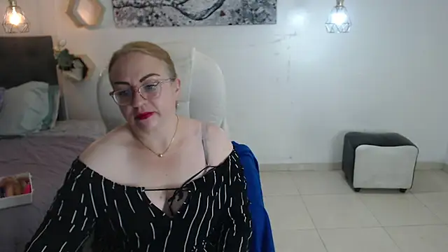 Tania Goddess  online show from October 17, 7:50 pm