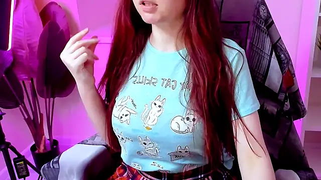 CarolGiggly online show from April 16, 12:38 pm