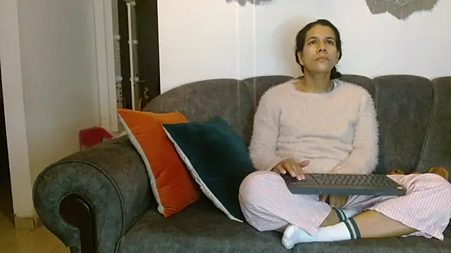 Vanessa Aniston online show from April 17, 2:13 am