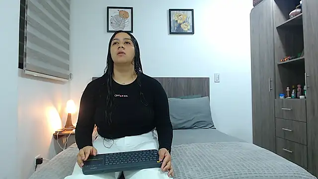 Scarlett Jazmin online show from February 10, 7:55 am