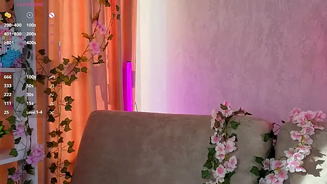 Snapshot of HildaEvatt chatting on September 18, 4:11 am HildaEvatt online show from September 18, 4:11 am