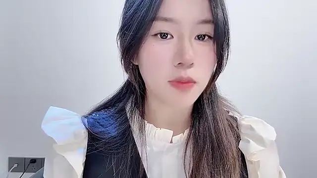 chloe-01 online show from November 17, 4:35 am