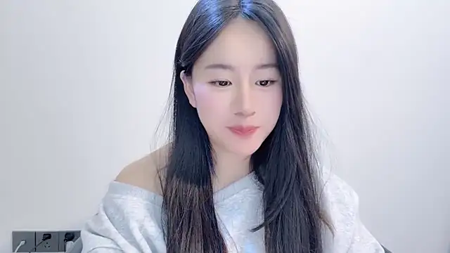 chloe-01 online show from December 20, 1:26 pm