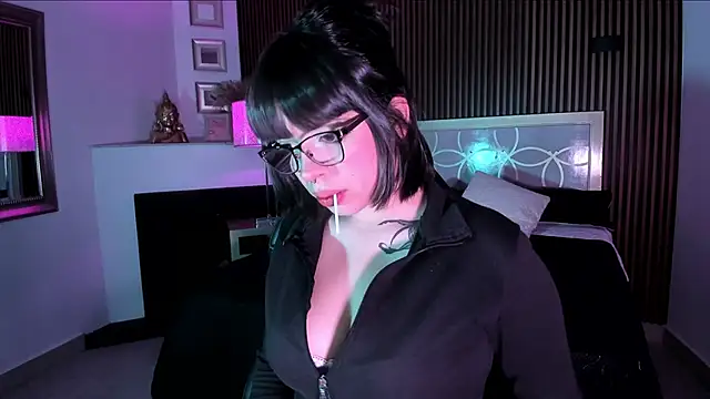 NattashaHotson online show from September 13, 4:09 am