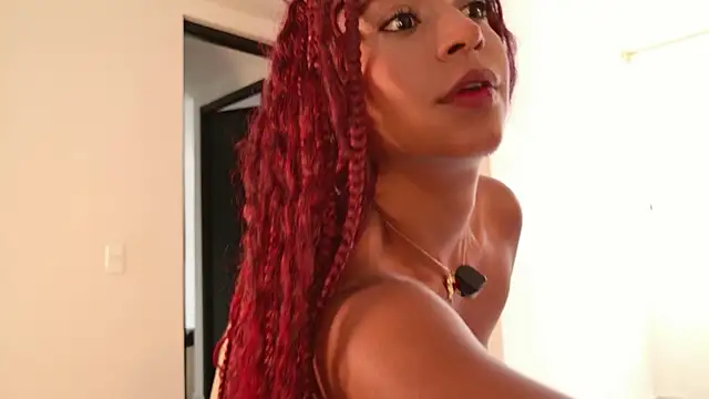 Snapshot of Lorena_Vieira_ chatting on October 17, 5:49 pm Lorena Vieira  online show from October 17, 5:49 pm