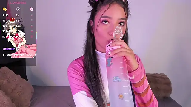 lillielover16 online show from March 3, 10:27 pm