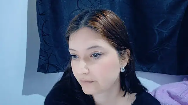 swett-veroniica online show from May 15, 1:47 pm