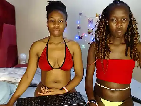 Snapshot of _lovespell_ chatting on October 13, 3:20 am  lovespell  online show from October 13, 3:20 am