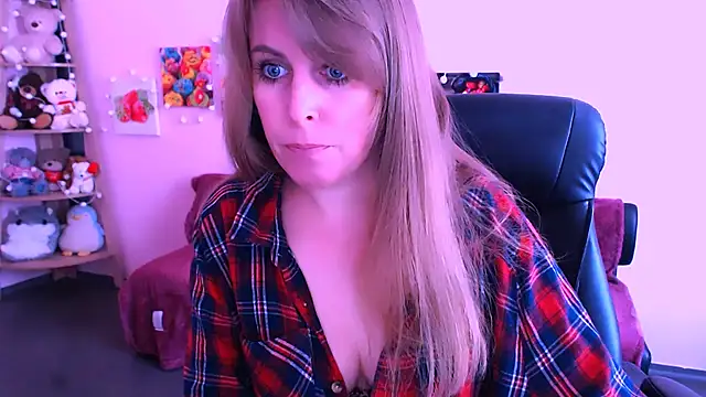 Hot Milady online show from April 14, 8:03 am