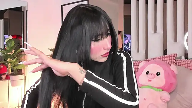 Kitty Eliffe online show from December 4, 10:10 pm