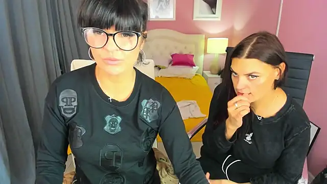 EricaAndPenelopa online show from November 9, 8:16 pm