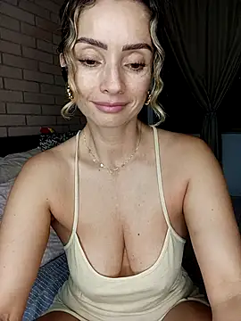 Loly Horny online show from May 14, 2:39 am