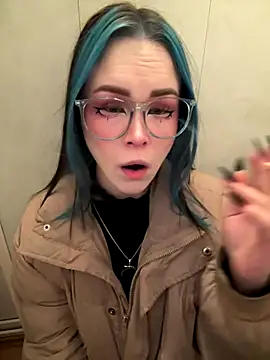 MaddisonHaas online show from December 4, 1:52 am