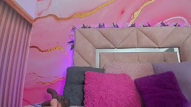 Taylor  cooper online show from November 25, 6:42 pm