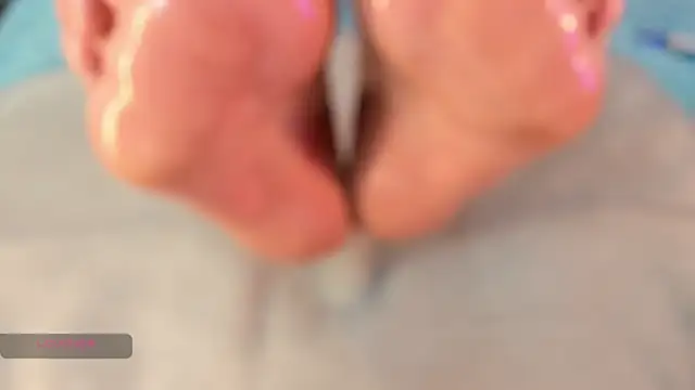 Eilin clio online show from April 6, 7:37 pm