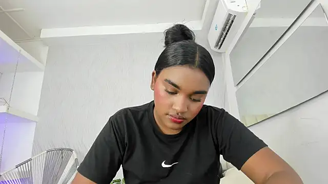 kayna gomez online show from October 31, 7:40 pm