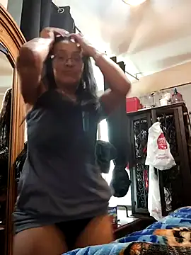 Snapshot of lovlypussy55 chatting on October 5, 11:54 pm lovlypussy55 online show from October 5, 11:54 pm