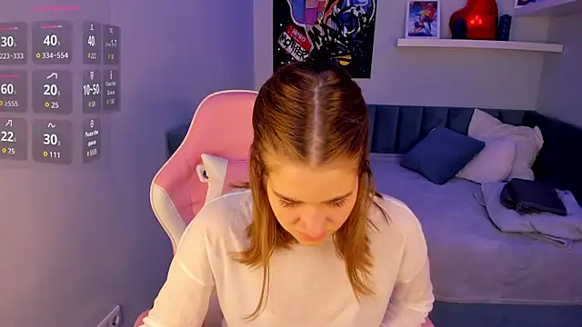 Jennifer Wadee online show from March 12, 11:29 pm