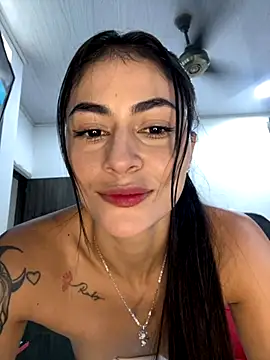 Snapshot of emilie_xx_ chatting on September 29, 2:44 pm emilie xx online show from September 29, 2:44 pm