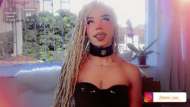 DanniLee  online show from October 26, 9:10 pm