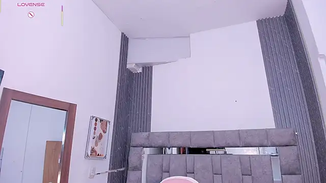 zulyjones online show from October 23, 7:09 pm