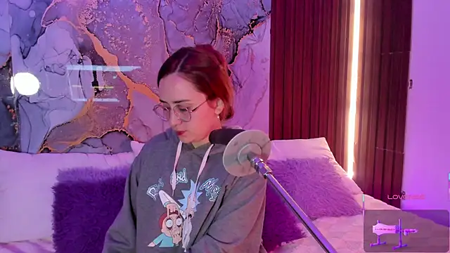 centaurigirl online show from January 10, 4:39 am