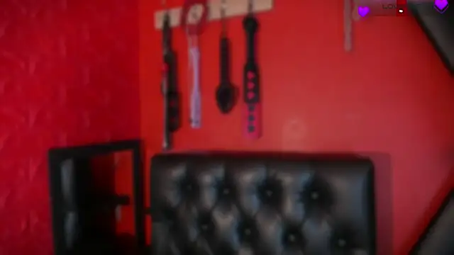 Monttserratt online show from April 15, 6:19 pm