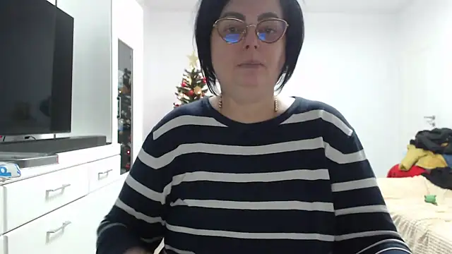 Amandamuller1982 online show from December 14, 9:31 pm