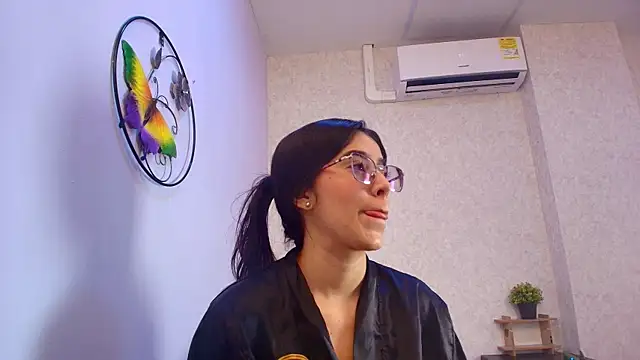 Amy wats0n online show from December 4, 7:25 pm