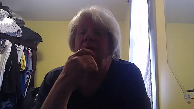 canadiancougar1965 online show from March 17, 5:50 pm