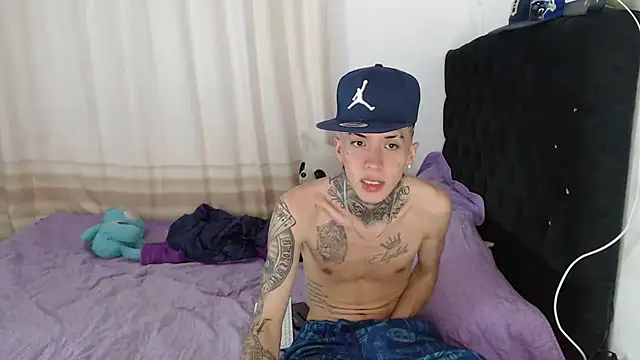 Kitty and jake online show from October 31, 5:20 am