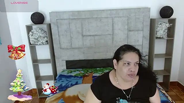 Candy and Jh0n online show from December 19, 3:32 am