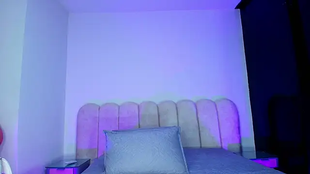 mia stanfort online show from November 21, 7:27 pm