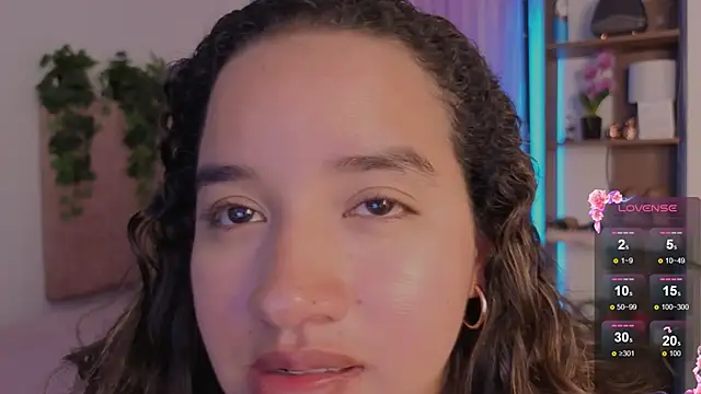 emilyrouxe online show from April 15, 5:35 pm