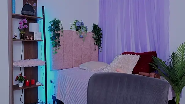 emilyrouxe online show from February 23, 4:06 pm