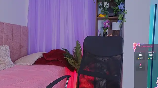 emilyrouxe online show from December 21, 6:23 pm