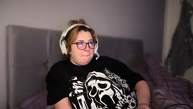 Curvy Rosie99 online show from April 16, 9:39 pm