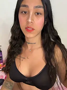 paisitahot1975 online show from March 6, 11:11 pm