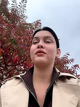 Snapshot of KikiWatson chatting on October 19, 11:01 am KikiWatson online show from October 19, 11:01 am