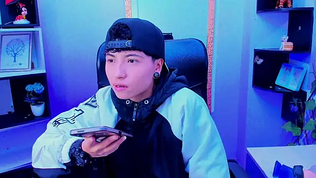 Im Mathias online show from November 25, 2:47 am