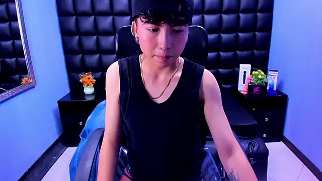 Snapshot of Im_Mathias chatting on September 13, 8:39 pm Im Mathias online show from September 13, 8:39 pm