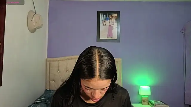 stephania t online show from April 14, 3:45 pm